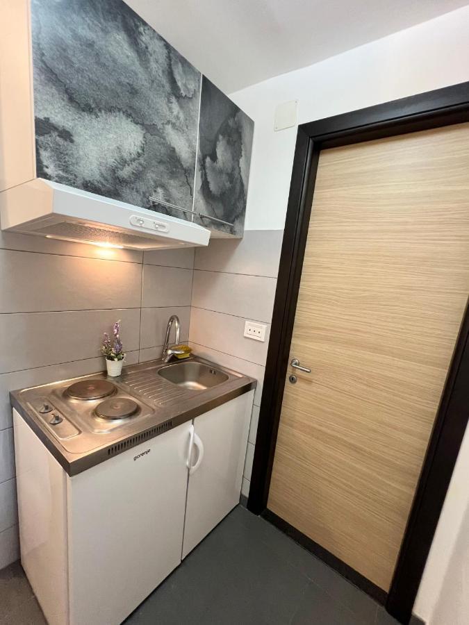 Apartman Center Omiš Esterno foto