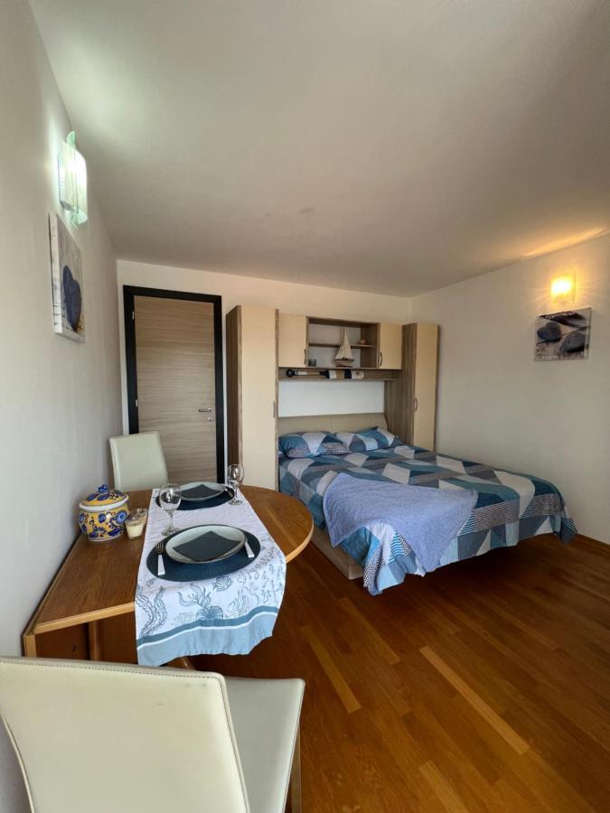 Apartman Center Omiš Esterno foto